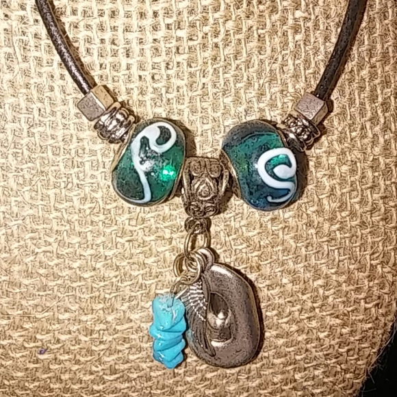 Hand Crafted Western Theme Necklace - Picture 3 of 4